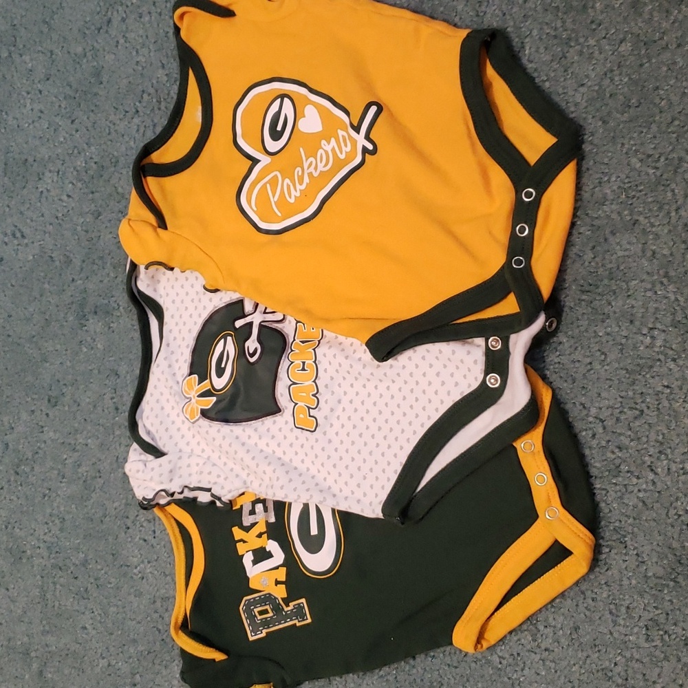 Baby girl Green Bay Packers Onzie set